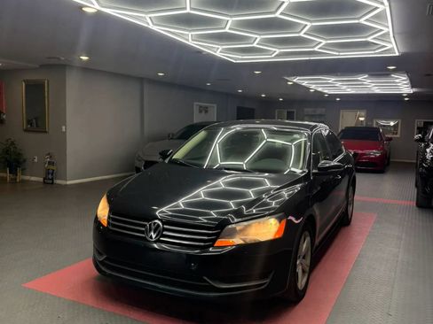 Used 2012 Volkswagen Passat 2.5 SE FWD image 3