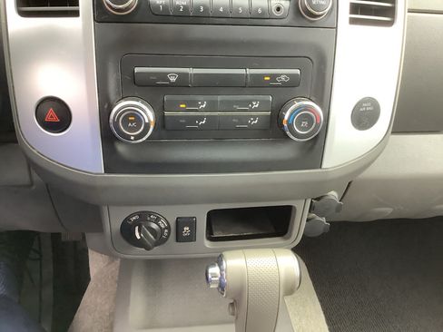 Used 2014 Nissan Frontier SV AWD/4WD image 18