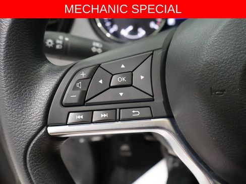 Used 2019 Nissan Rogue Sport S image 27