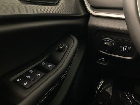 Used 2024 Jeep Grand Cherokee Laredo X w/ Luxury Tech Group I image 19