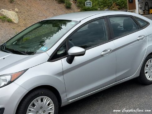 Used 2014 Ford Fiesta S FWD image 31