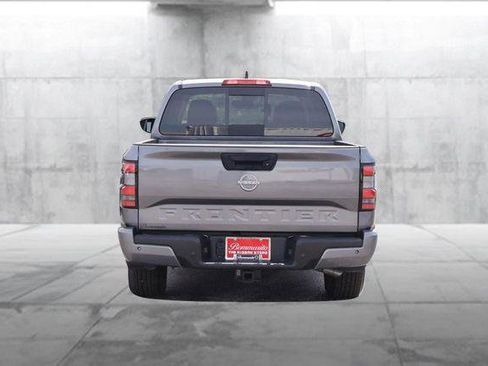 Used 2025 Nissan Frontier SV w/ SV Convenience Package RWD image 6
