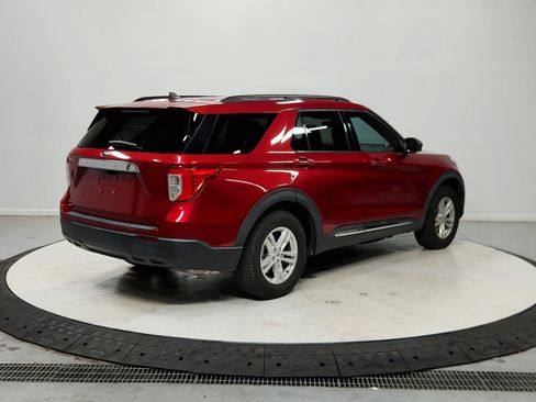 Used 2021 Ford Explorer XLT RWD image 8