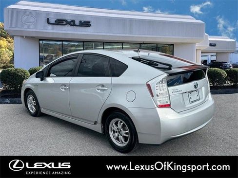 Used 2010 Toyota Prius Three image 3