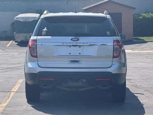 Used 2012 Ford Explorer XLT AWD/4WD image 4