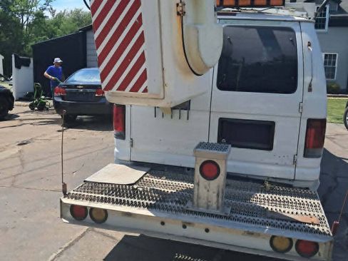 Used 2012 Ford E-350 and Econoline 350 Super Duty w/ PWR Group RWD image 2