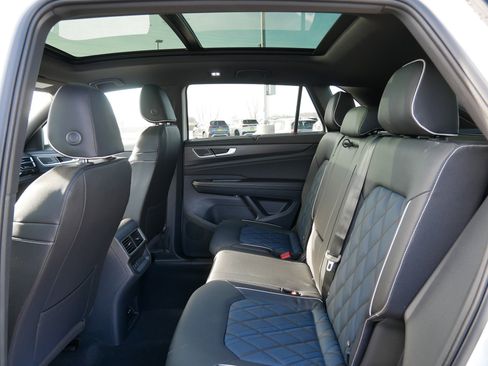 New 2026 Volkswagen Atlas Cross Sport SEL Premium R-Line image 6