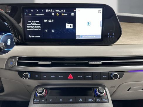 Used 2024 Hyundai Palisade Limited FWD image 20