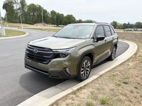 New 2026 Subaru Forester Touring AWD/4WD image 3