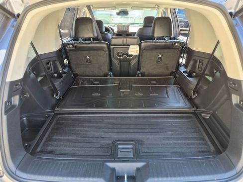 Used 2025 Honda Pilot EX-L image 17