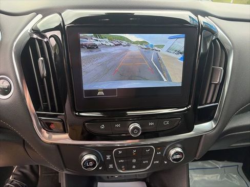 Used 2023 Chevrolet Traverse LT AWD/4WD image 6