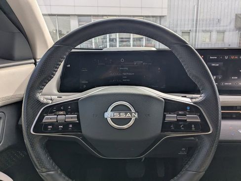 Used 2023 Nissan Ariya AWD image 23