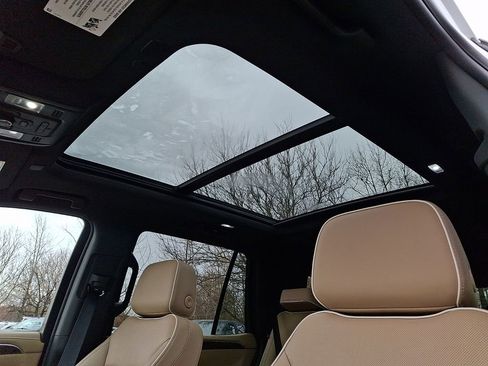 Used 2024 Chevrolet Tahoe Premier image 15