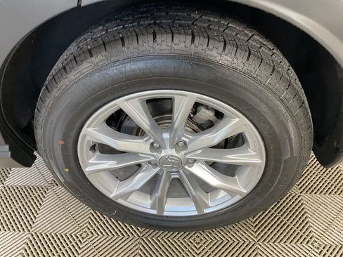 Used 2024 Honda CR-V EX image 6