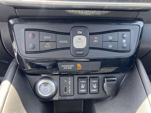 Used 2022 Nissan Leaf SL Plus image 29