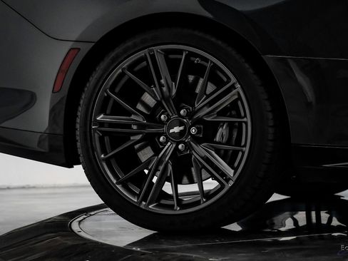 Used 2018 Chevrolet Camaro ZL1 RWD image 77