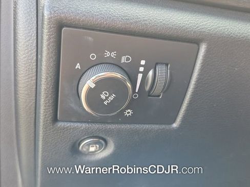 Used 2015 Jeep Grand Cherokee Laredo image 29