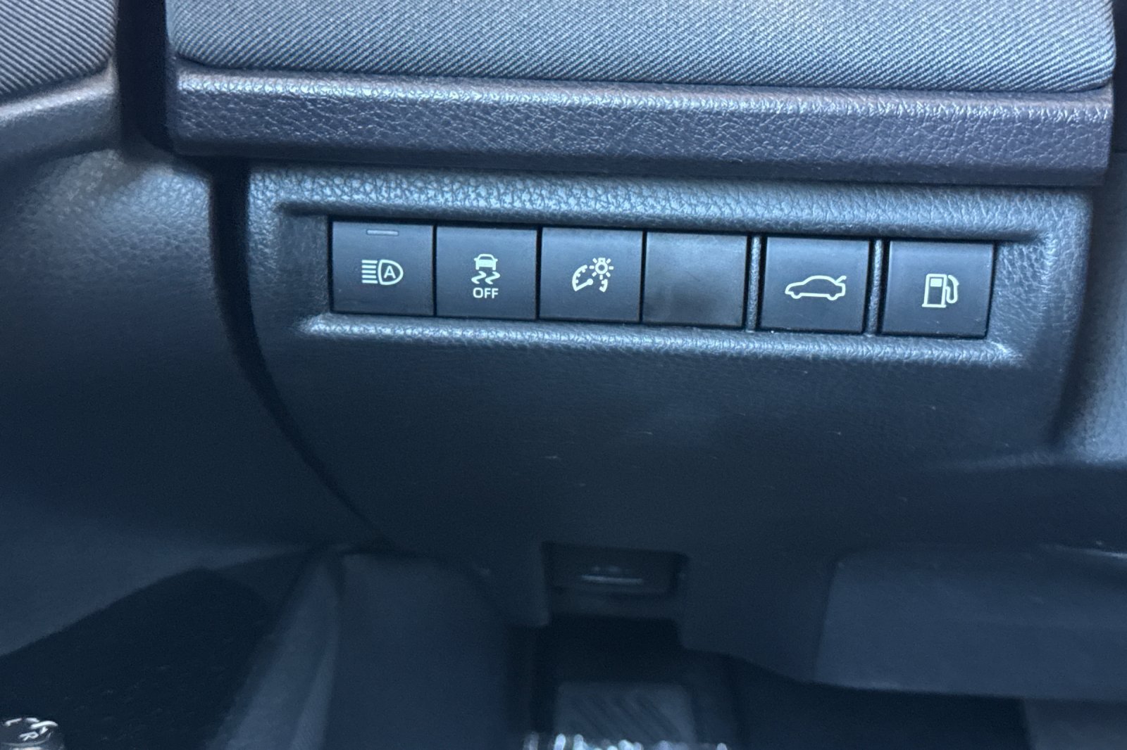 Certified 2025 Toyota Camry LE FWD image 32