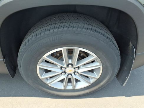 Used 2023 Chevrolet Traverse LT AWD/4WD image 21
