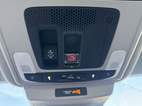 Used 2023 Honda Accord EX-L image 12