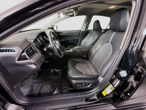Used 2024 Toyota Camry SE FWD image 21