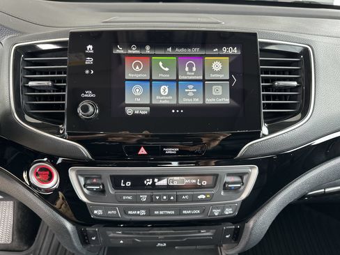 Used 2020 Honda Pilot Touring image 13