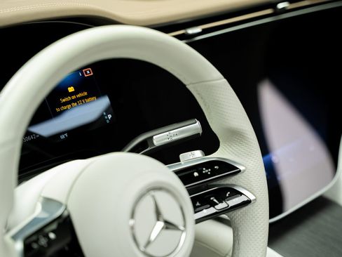 Used 2022 Mercedes-Benz EQS 580 4MATIC Sedan image 56