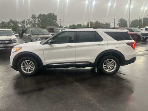 Used 2025 Ford Explorer Active w/ Active Comfort Package AWD/4WD image 4