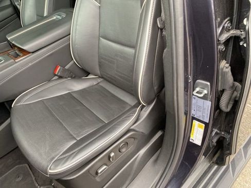 Used 2022 Cadillac Escalade ESV Premium Luxury AWD/4WD image 20