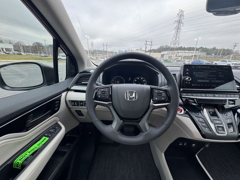 New 2026 Honda Odyssey Touring image 29