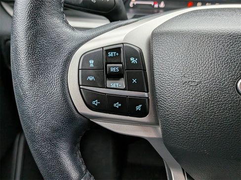 Used 2022 Ford Explorer XLT w/ Equipment Group 202A image 17