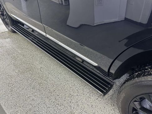 Used 2023 GMC Yukon Denali image 11