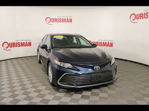 Used 2021 Toyota Camry LE AWD/4WD image 13