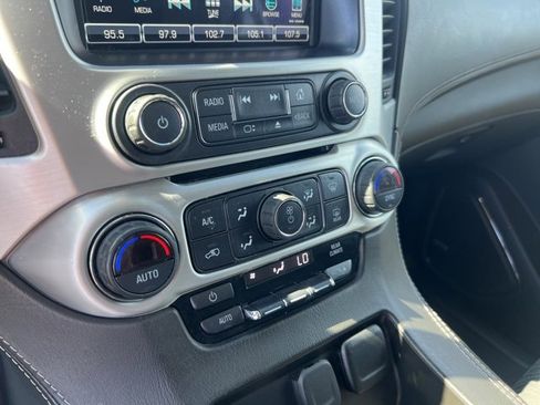 Used 2019 GMC Yukon XL SLE w/ SLE Value Package image 16