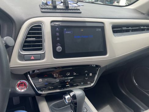 Used 2019 Honda HR-V EX-L image 3