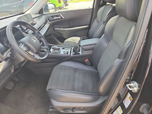 Used 2024 Mitsubishi Outlander SE FWD image 5