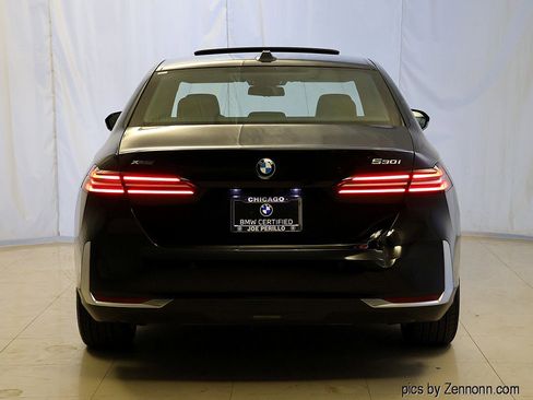 Certified 2024 BMW 530i xDrive w/ Convenience Package image 7