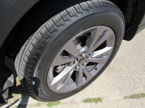 Used 2024 Ford Explorer XLT w/ Equipment Group 202A AWD/4WD image 38