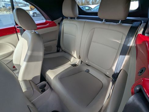 Used 2014 Volkswagen Beetle TDI image 18