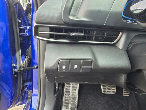 Used 2025 Hyundai Elantra Sport FWD image 19