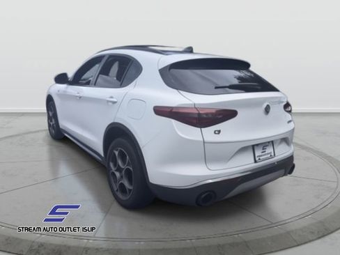 Used 2022 Alfa Romeo Stelvio Ti image 7
