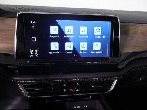 Used 2025 Volkswagen Atlas SE AWD/4WD image 43