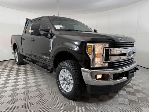 Used 2018 Ford F250 XLT w/ XLT Value Package AWD/4WD image 7