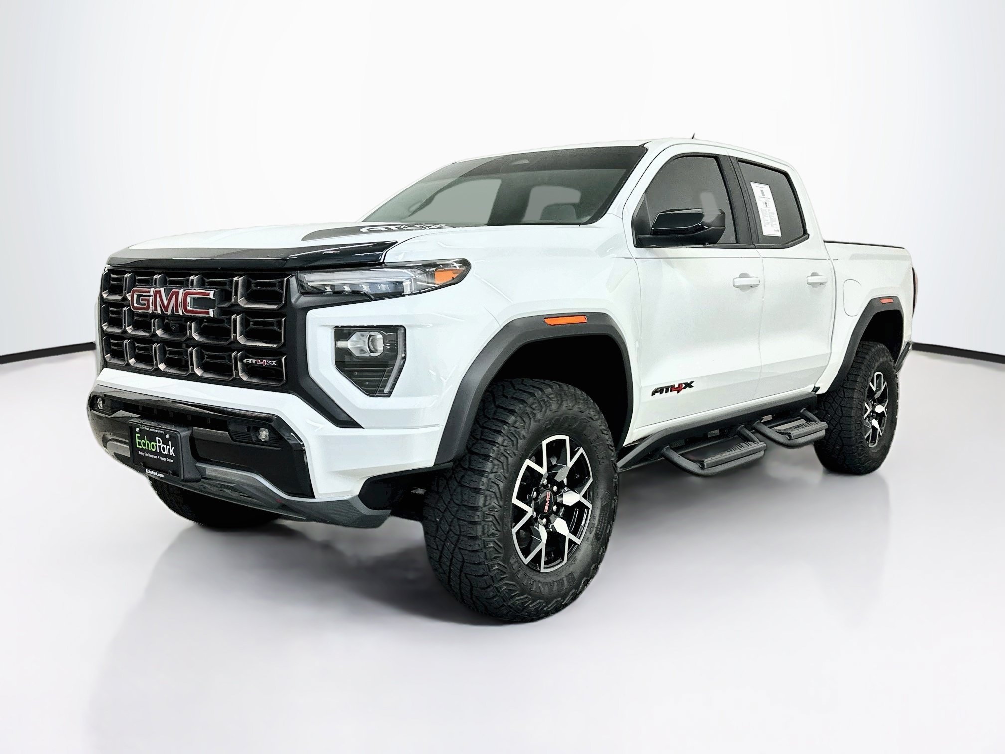 Used 2024 GMC Canyon AT4X AWD/4WD image 3