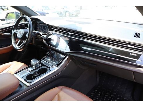 Used 2021 Audi Q8 Premium Plus w/ Premium Plus Package AWD/4WD image 17