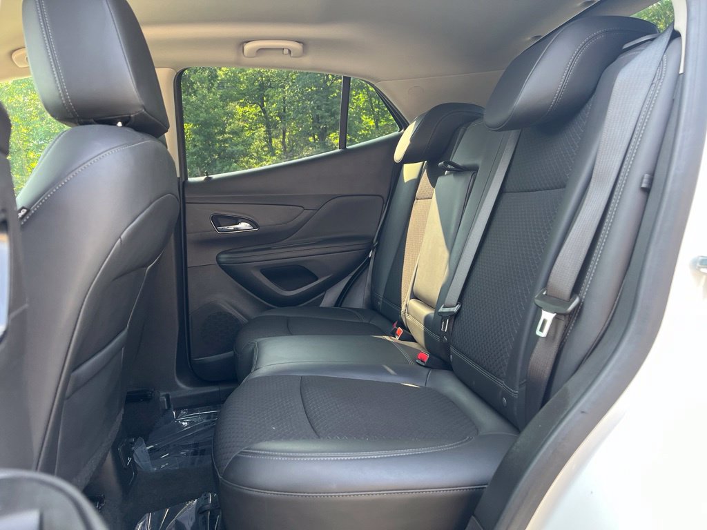 Used 2022 Buick Encore Preferred w/ Safety Package AWD/4WD image 17