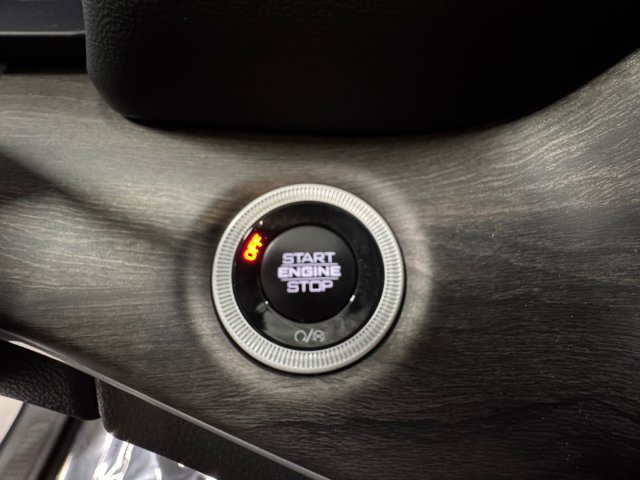 Used 2024 Jeep Grand Cherokee L Limited AWD/4WD image 22