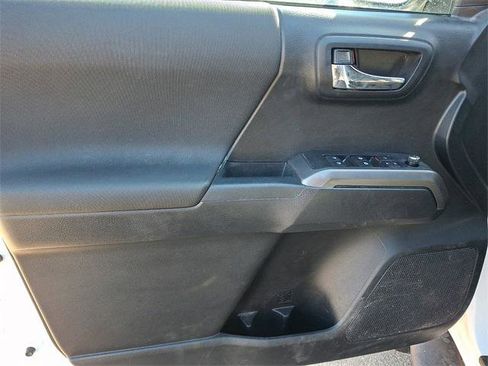 Certified 2018 Toyota Tacoma TRD Sport image 12