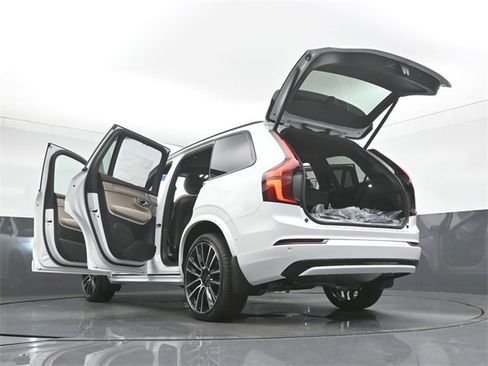 New 2026 Volvo XC90 B6 Ultra w/ Lounge Package image 57