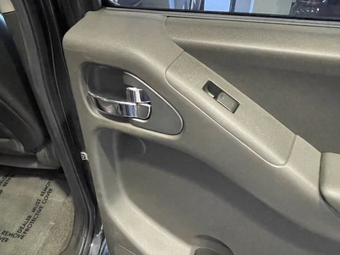 Used 2011 Nissan Frontier PRO-4X w/ Pro-4x Luxury Pkg image 43